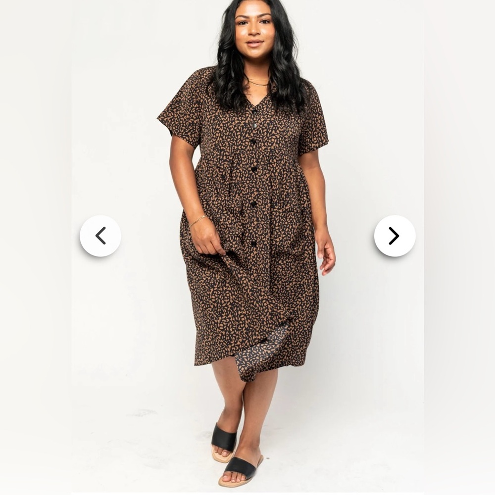 Comfy brindle print dress with pockets, navy/brown.